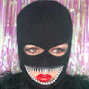 Meet your Posher, Lola